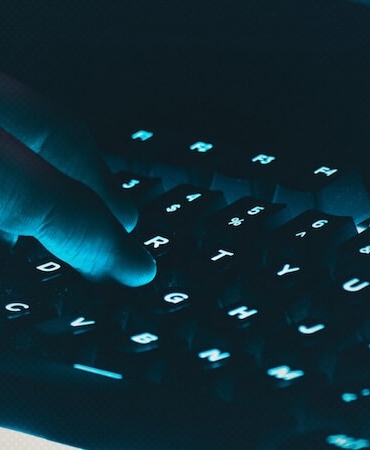 Asla Güvenme, Her Zaman Doğrula: Şirketler İçin Parola Güvenliği Alarmı